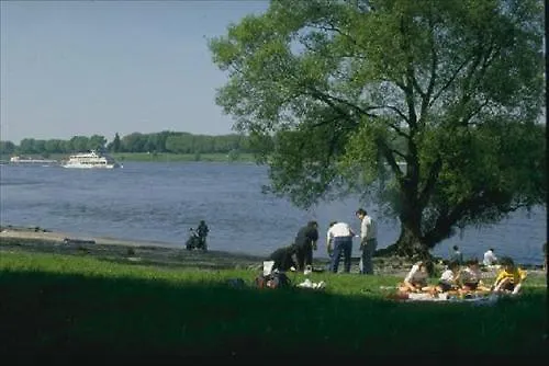 Hotel Barbarossa Дюссельдорф